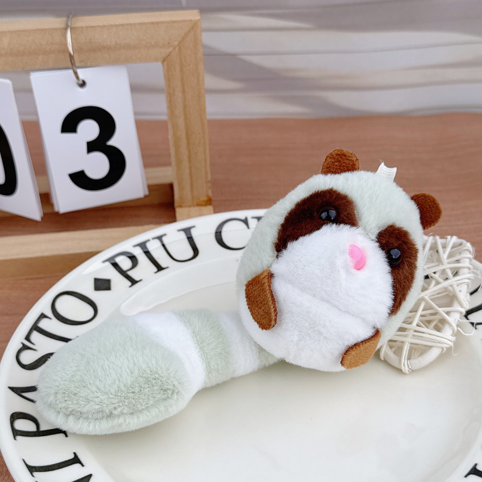 Juguete de peluche transfronterizo Qiwei bolsa de oso llavero colgante de mapache hombres y mujeres pareja llavero muñeca