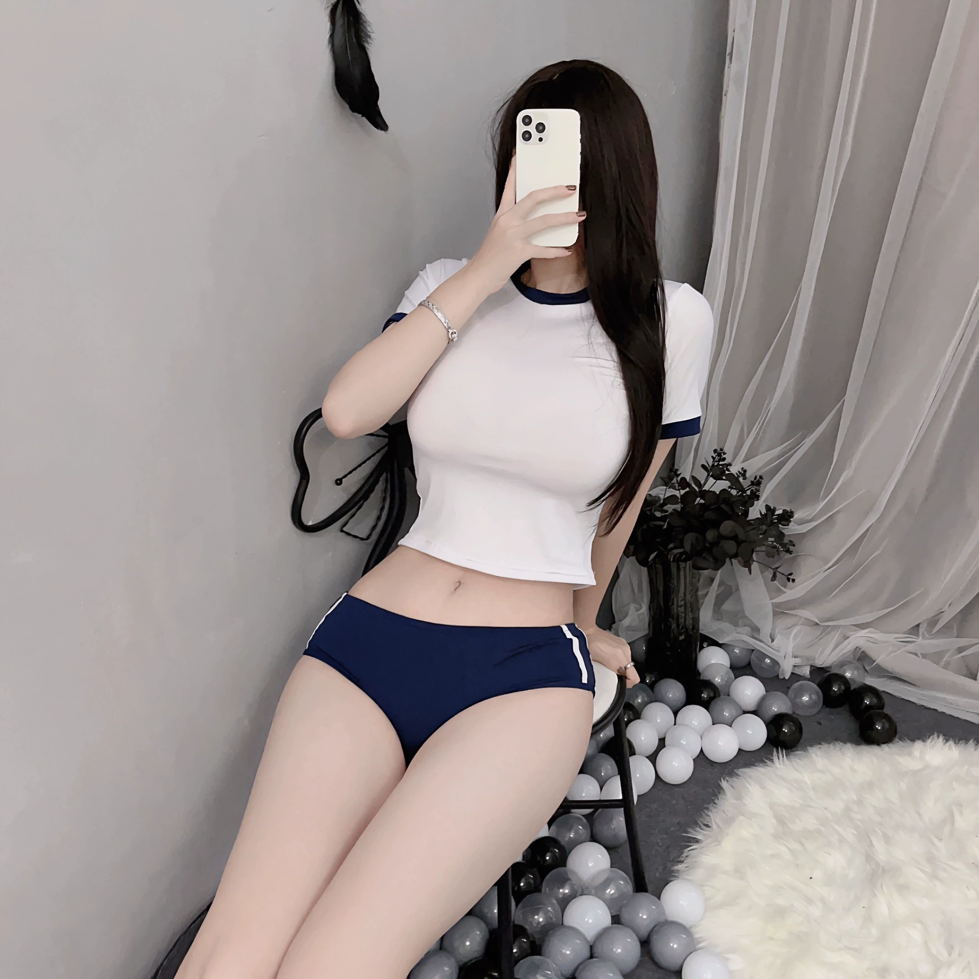 Свежие японские трусы? Нет, косметическая? Wait