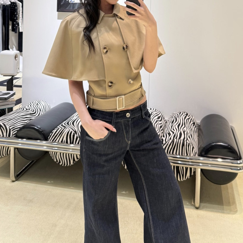 In-Stock Replica of Zhan Zhan's Same Style Khaki Two-Way Detachable Cape Trench Coat Short Jacket for Women In-Stock Replica of Zhan Zhan's Same Style Khaki Two-Way Detachable Cape Trench Coat Short Jacket for Women