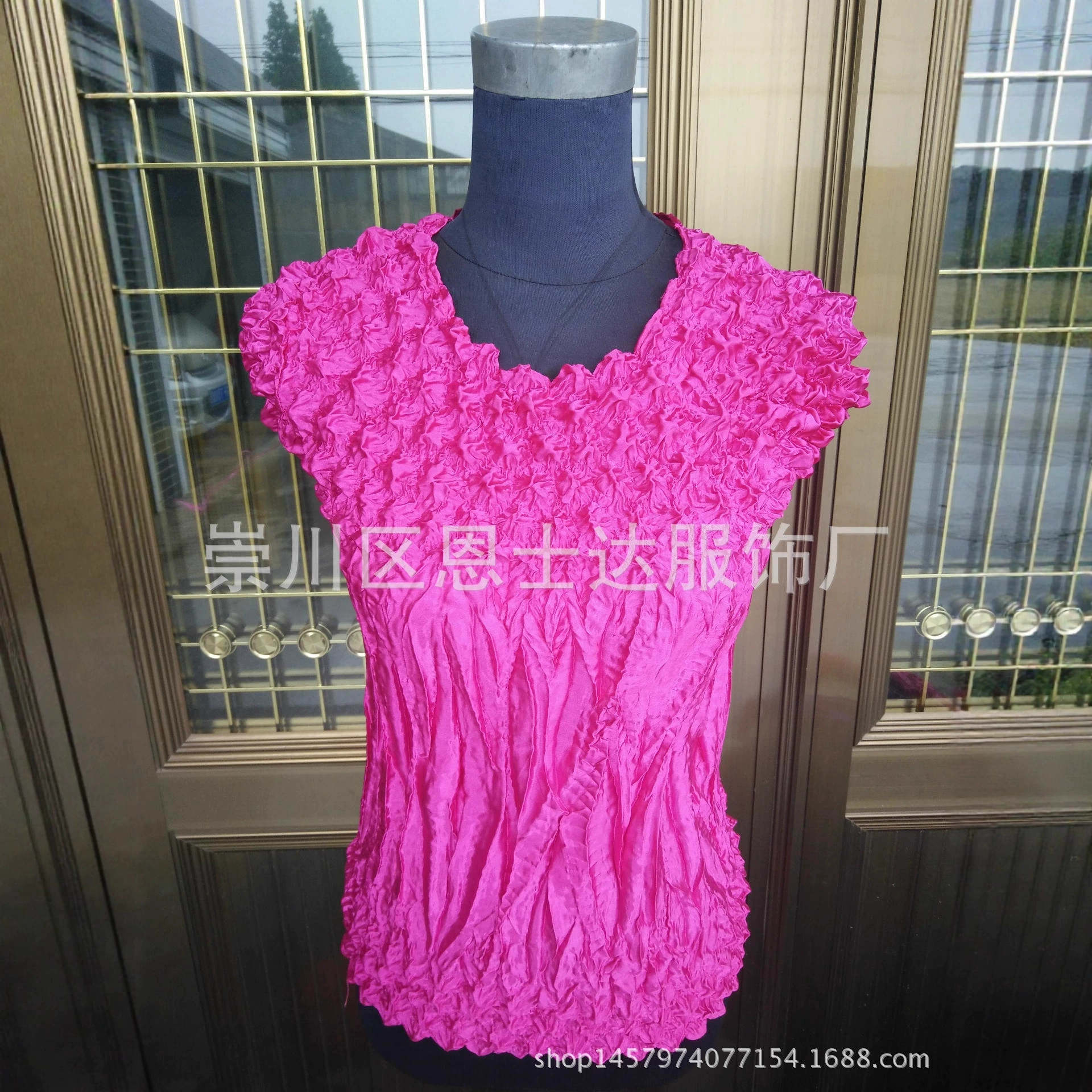 Продаваемая цветная ткань с верхним и нижним шпинатом с короткими рукавами ананасовая рубашка с пузырьками на выставке