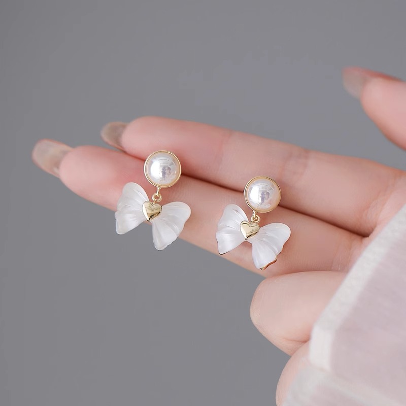 1 Paire Élégant Style Coréen Noeud D'arc Incruster Alliage Perles Artificielles Boucles D'oreilles display picture 1