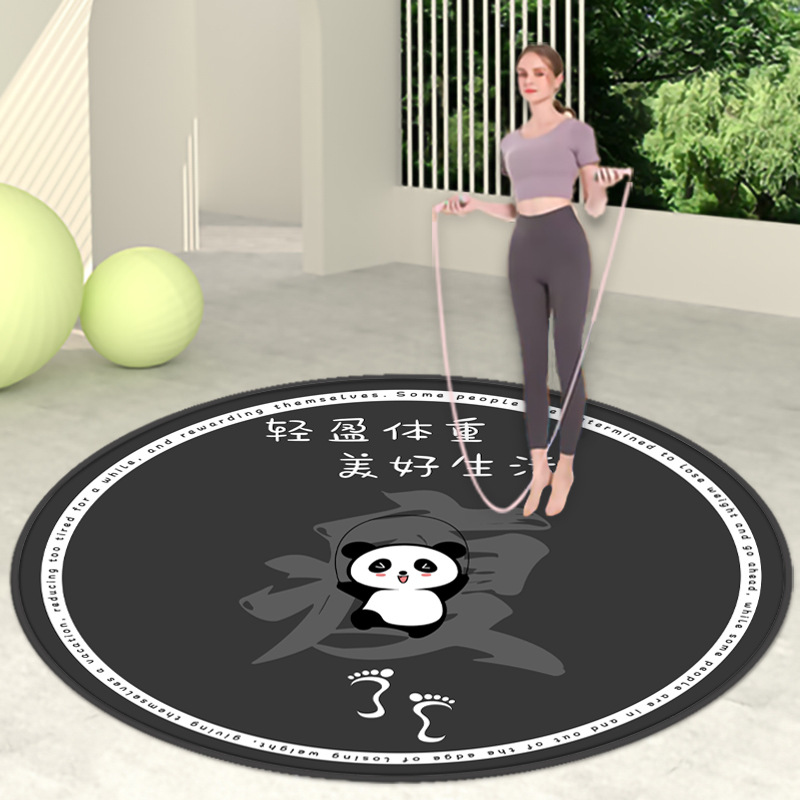 둥근 운동 발 팬더 로프 건너 뛰는 회색