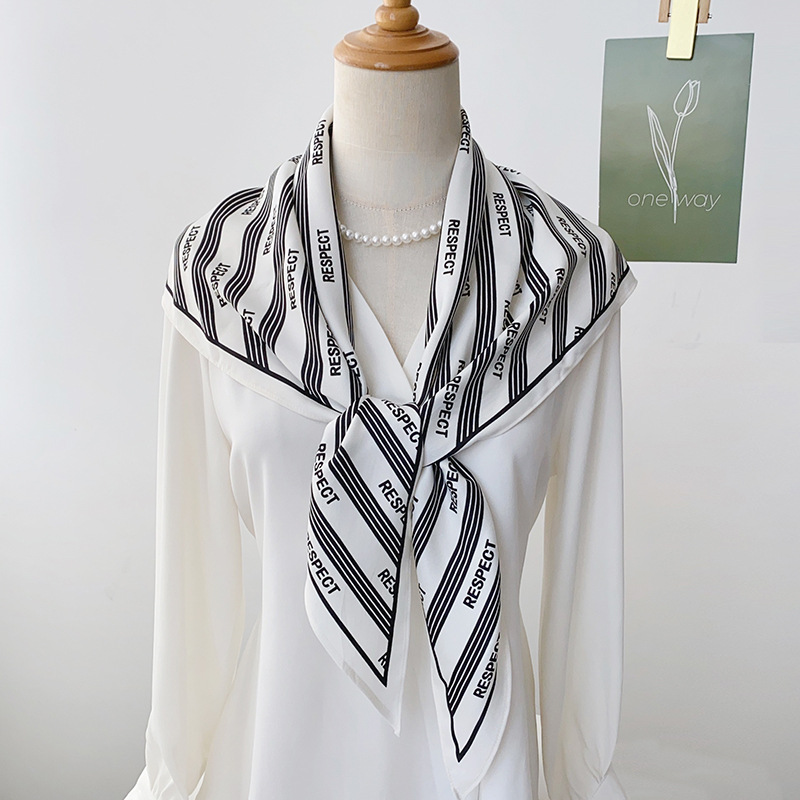 Bufanda triangular grande de gama alta de lujo ligero japonés y coreano, seda de sarga suave para mujer, bufanda clásica de todo fósforo, bufanda de oficina de cuello blanco con hombros