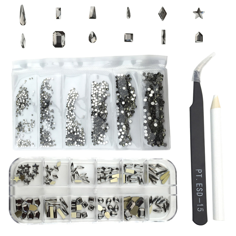 Estilo explosivo transfronterizo Juego de diamantes de uñas de 12 cuadrículas Vidrio azul real Diamante de forma especial Joyas de uñas Diamante plano Mezcla al por mayor