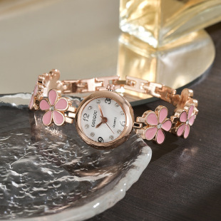 �¿�羳Ů���ֱ����Ͳ�ɫС����WԺ�L���|�r���b�С���Ů�ֱ�