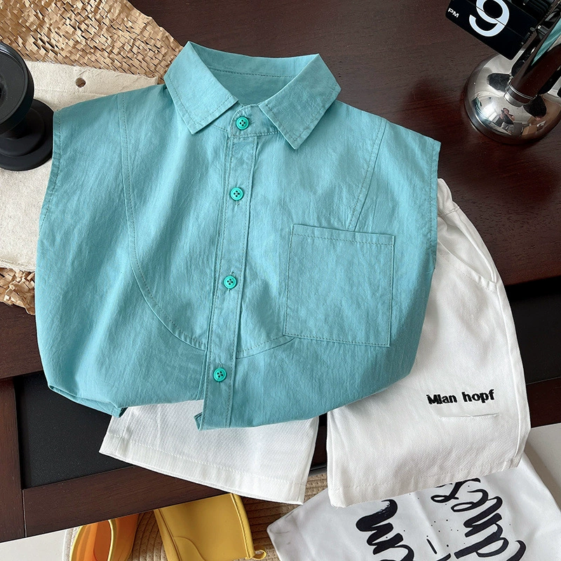 Мальчики 2025 новый корейский стиль простая летняя одежда для мальчиков свежий светло-синий безрукавный комплект с брюками 5/8 модный и стильный