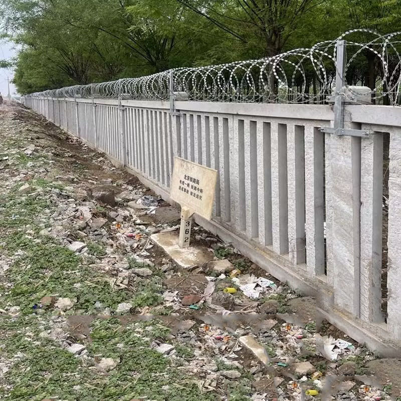 广西桂林高铁水泥护栏高铁工程保障铁路安全畅通抗压力强本地直发