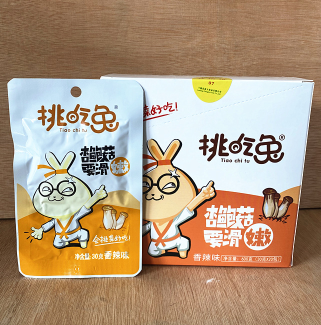 Picky Rabbit, refreshing and crispy bamboo shoots, shredded kelp, pickled beans, enoki mushrooms and potato slices. Ready-to-eat appetizers.