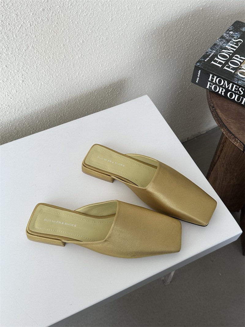 Demi-pantoufles à fond plat Style Hyuna pour femmes, pantoufles de sortie d'été à bout carré, bouche peu profonde, à petits talons OL, nouvelle collection printemps 2024_voghion.com