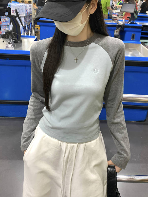 减龄短款打底衫女别致插肩拼色圆领长袖2025秋新款内搭甜酷风上衣|undefined