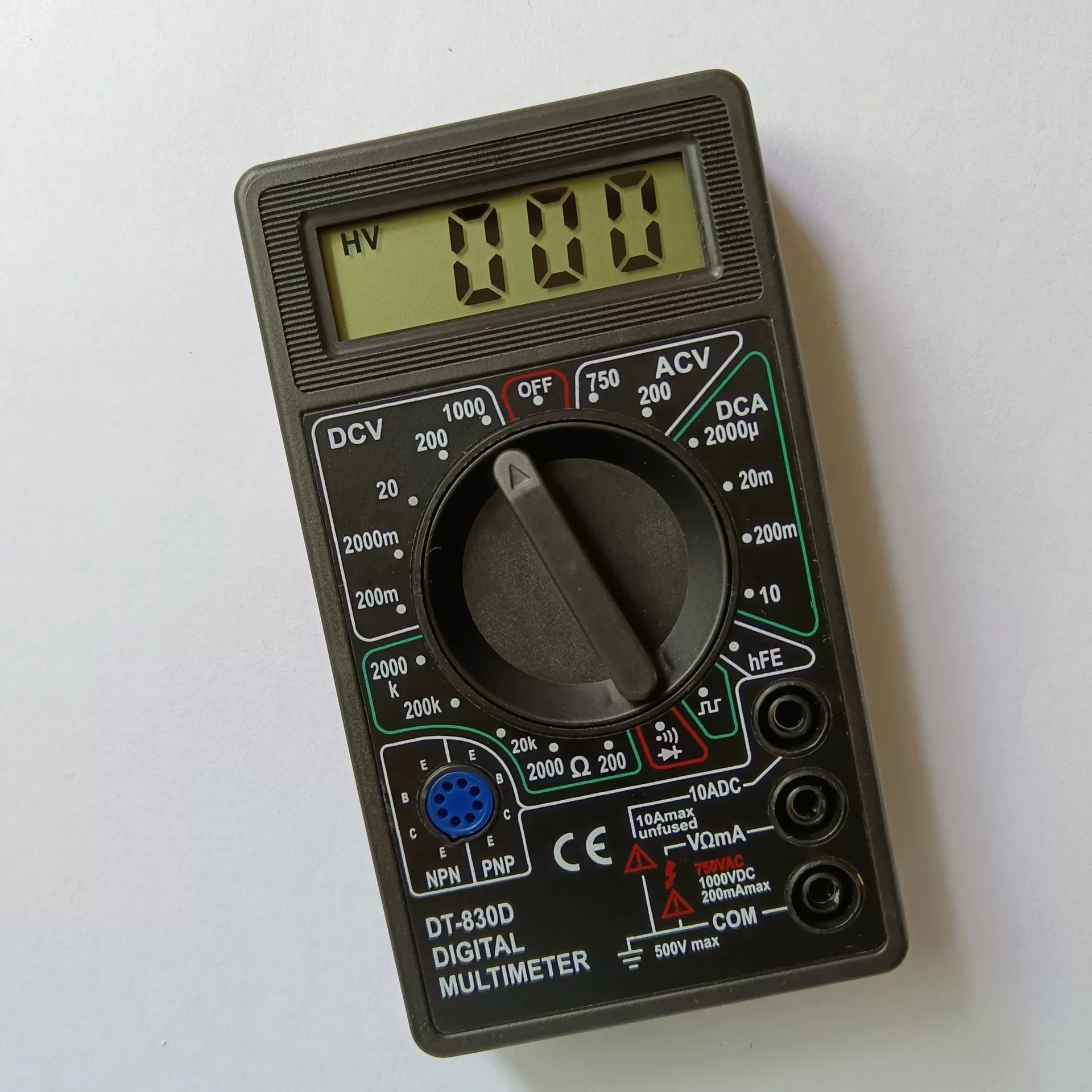 Цифровой мультиметр DT830D черный с функцией проверки целостности цепи и генератором прямоугольных импульсов, Gaosheng Electronics