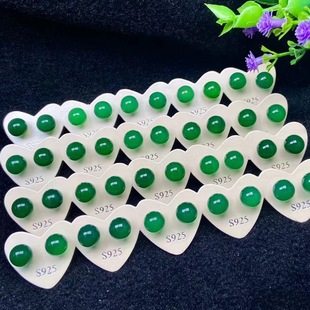 Natural green chalcedony earrings Seiko inlaid clean transparent head full of high-grade spinach green jade earrings wholesale