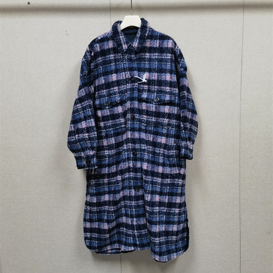 보라색 체크 무늬 롱 퍼 코트