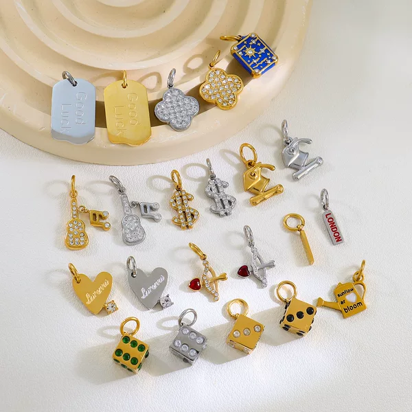 European and American Stainless Steel Lucky Card Dice Four-Leaf Clover Graduation Cap Pendant DIY Pendant Vacuum Electroplating 18K Gold