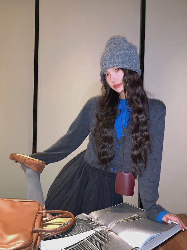 区区欧阳撞色假两件针织衫女秋季慵懒风毛衣软糯开衫复古长袖上衣|undefined