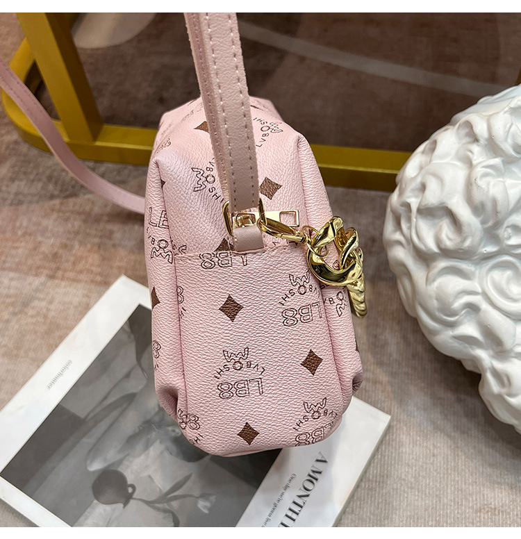 Xiaoxiangfeng handbag 2023 new mobile phone bag crossbody bag women's large capacity cosmetic bag printed shoulder bag_voghion.com