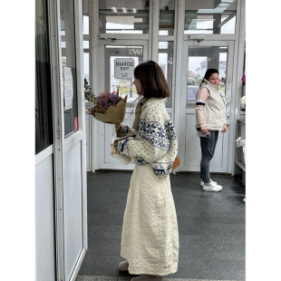 新品東大門溫柔簡約杏色開衫毛衣搭配寬松廓形加厚蓬蓬夾棉半身裙