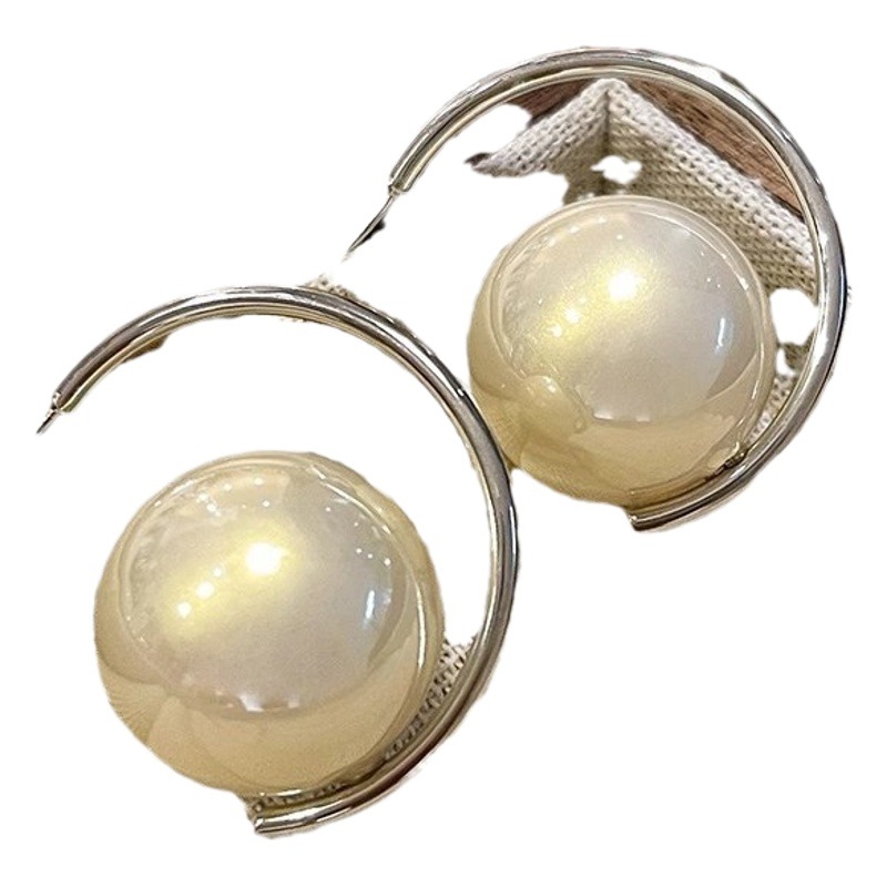 Big Pearl Retro Elegant Earrings Women's Earrings Niche Design Sense Advanced Sense 2024 New Foreign Style Earrings