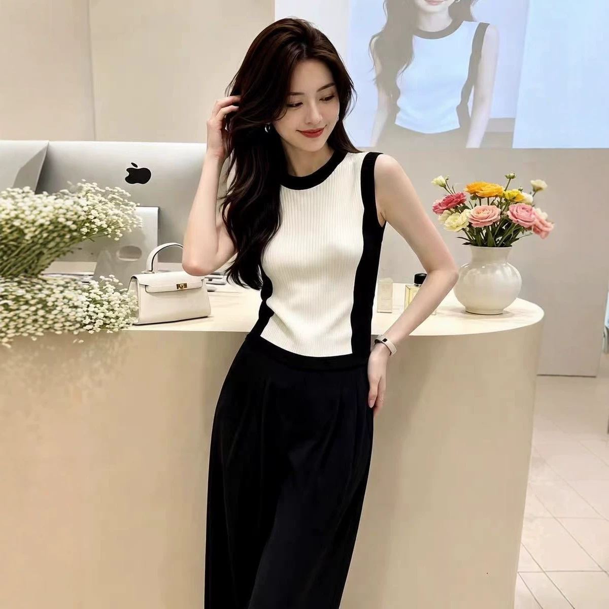 Áo hai dây nữ phối đen trắng tương phản, dáng ôm eo, phong cách Pháp — trắng chi tiết 1