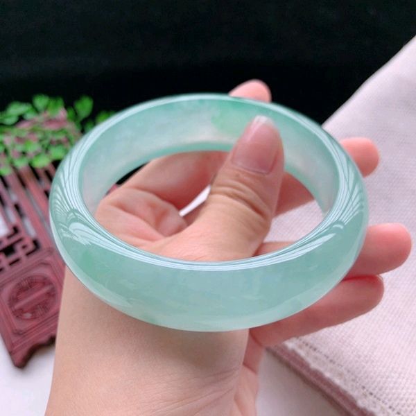 Vòng tay ngọc bích tự nhiên Myanmar A cao cấp, đường kính trong 53–62 mm chi tiết 6
