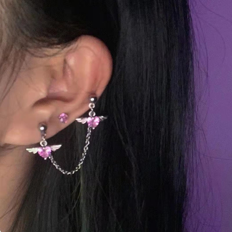 2211195 (1) 粉色锆石爱心耳骨钉甜酷链条翅膀耳环钛