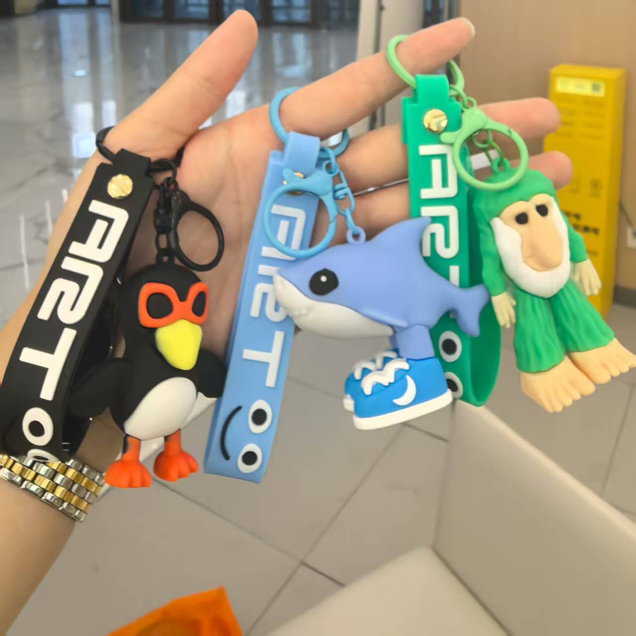 Nuevo comercio exterior de dibujos animados montañas y mares a través de bombarderos cocodrilo bolsas de llaver de silicona bolsas colgantes de decoración de tiendas pequeños regalos al por mayor