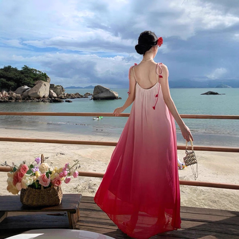 温柔风蓝色渐变吊带连衣裙女夏季海边度假沙滩裙氛围感花朵仙女裙|undefined