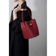 菜篮子水桶包包2025新款高级感红色新娘婚包时尚百搭斜挎手提女包