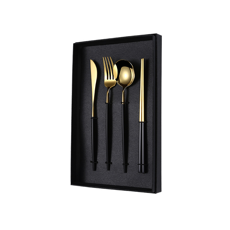 Portugisisk bestiksæt i rustfrit stål med guld finish_voghion.com