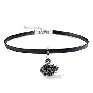 Black Swan necklace women's clavicle chain short neck jewelry Korean style neck strap Internet celebrity simple personality temperament factory store