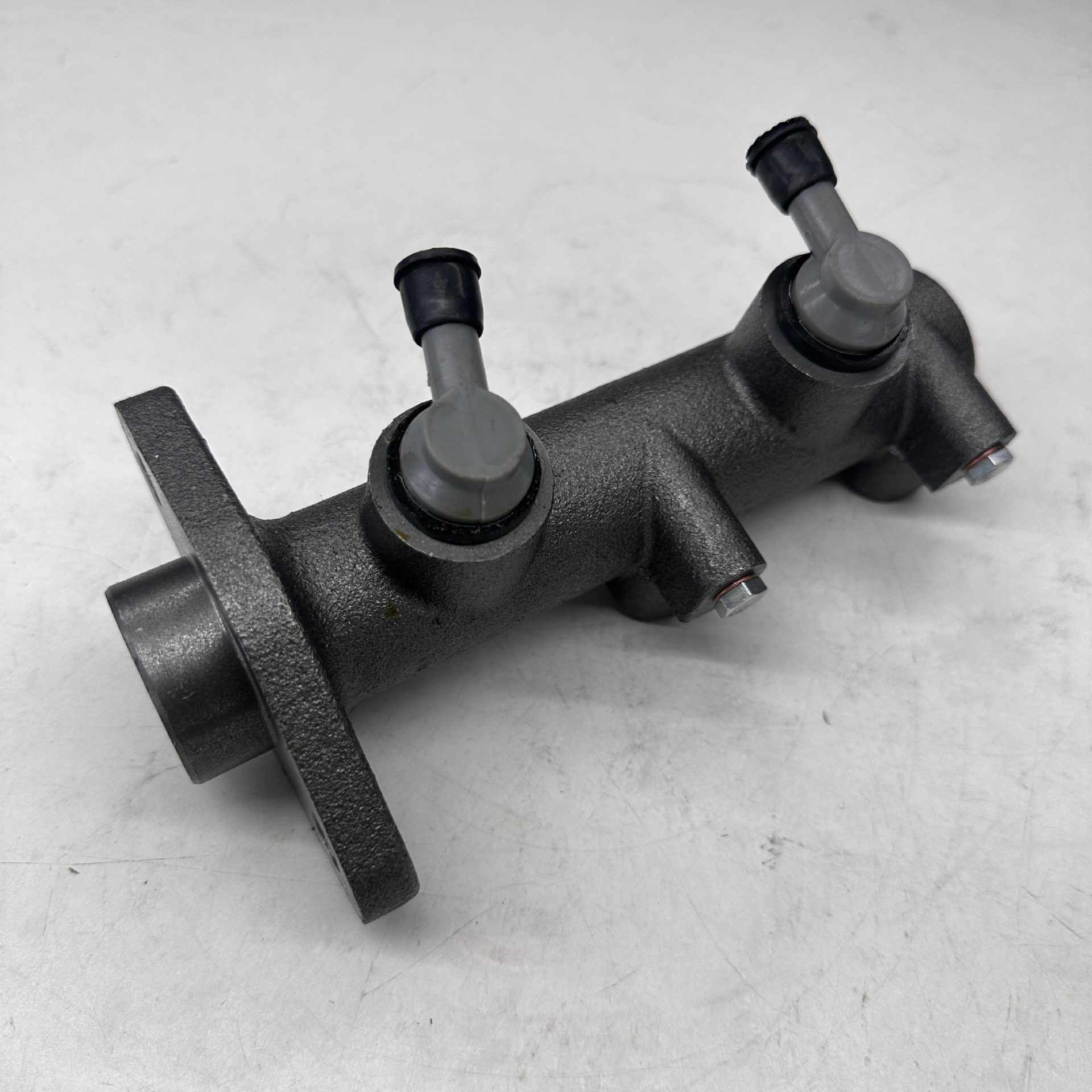 58620-5H050 58620-5H000 for Hyundai Hd65 Hd72 Brake Master Cylinder