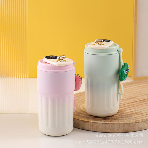 New smart temperature display thermos cup for girls 316 coffee cup accompanying student boy portable car water cup wholesale