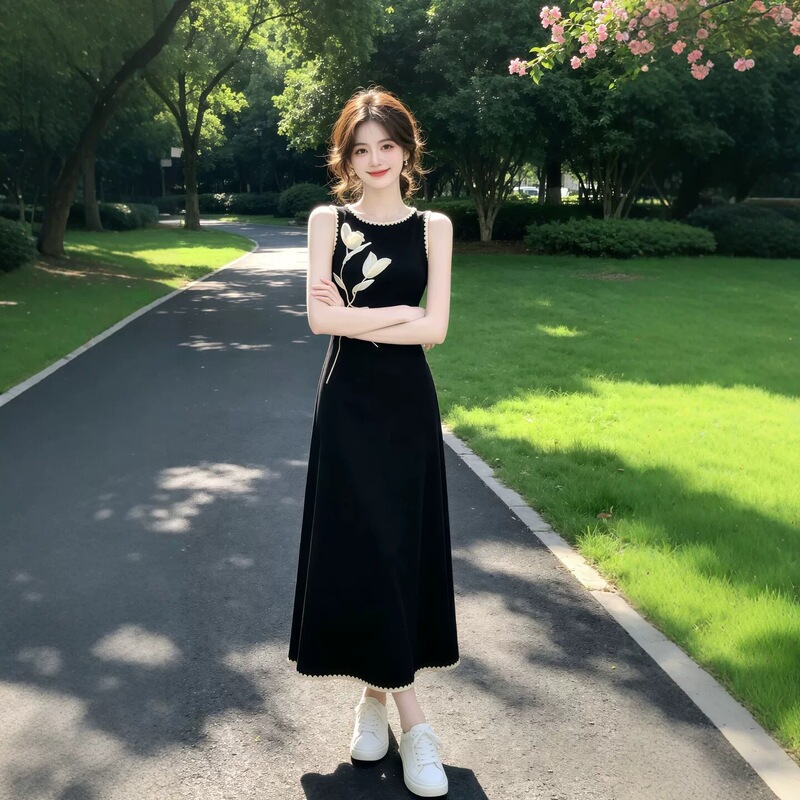 New Chinese-Style Black Sleeveless Dress for Women, 2026 Summer New Slim Floral Long Dress with Elegant Temperament New Chinese-Style Black Sleeveless Dress for Women, 2026 Summer New Slim Floral Long Dress with Elegant Temperament