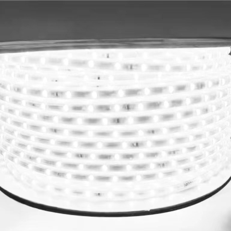 Ledライトは屋外の明るくなる工事の雰囲気を持っています。|undefined