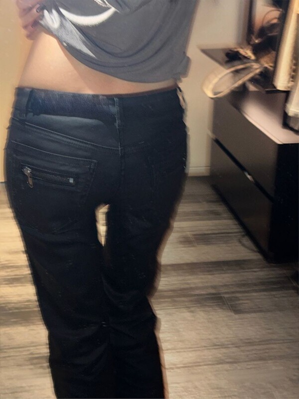 American retro-style black low-waist jeans, 2026 autumn collection, Y2K-inspired, trendy flared long pants for women