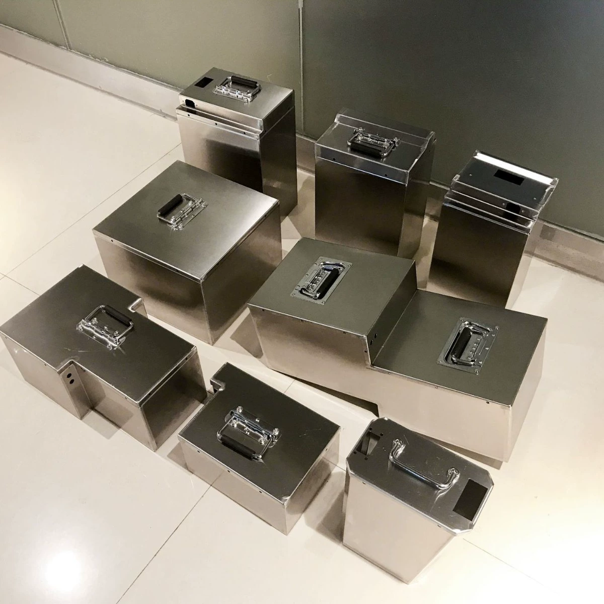 Электрический автомобиль литиевая батарея из нержавеющей стали корпус литиевая батарея