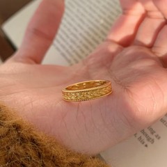 女性用の新しいブラッシュドウィートリング、ニッチなハイエンドの開口部、調節可能な軽い高級感、多用途のデザインリング