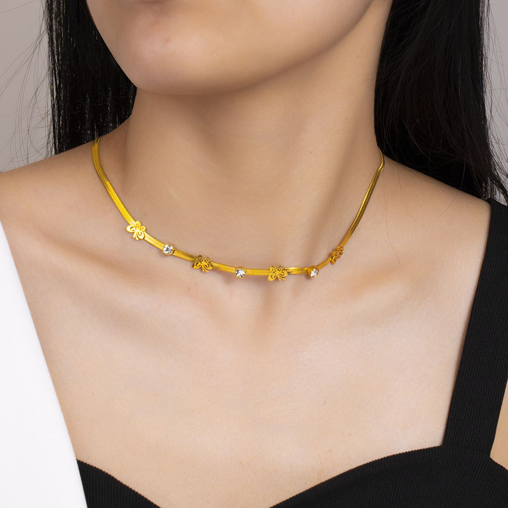 Joyería Al Por Mayor Elegante Mariposa Acero Titanio Enchapado Collar Cadena De Serpiente display picture 5