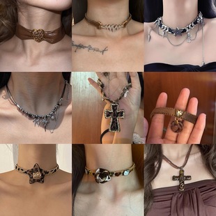 Gothic Punk Leopard Cross Necklace Female Niche Y2K Millennial Choker Clavicle Chain Necklace