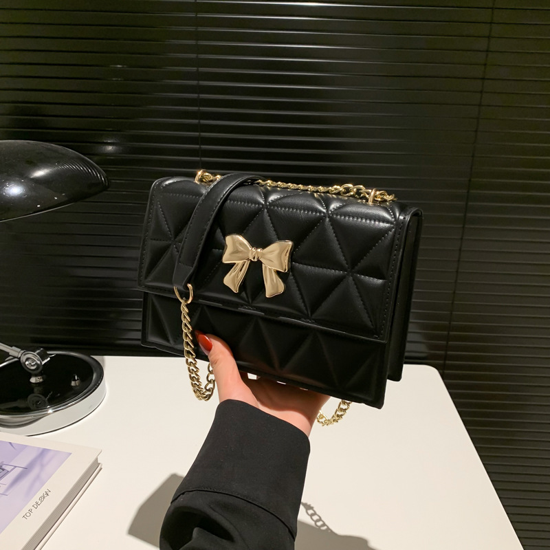 Bolso debajo de la axila de la cadena para mujeres 2024 primavera y verano nuevo estilo de estilo extranjero mariposa de cuadrícula de diamante un hombro bolso de tramo inclinado bolso pequeño