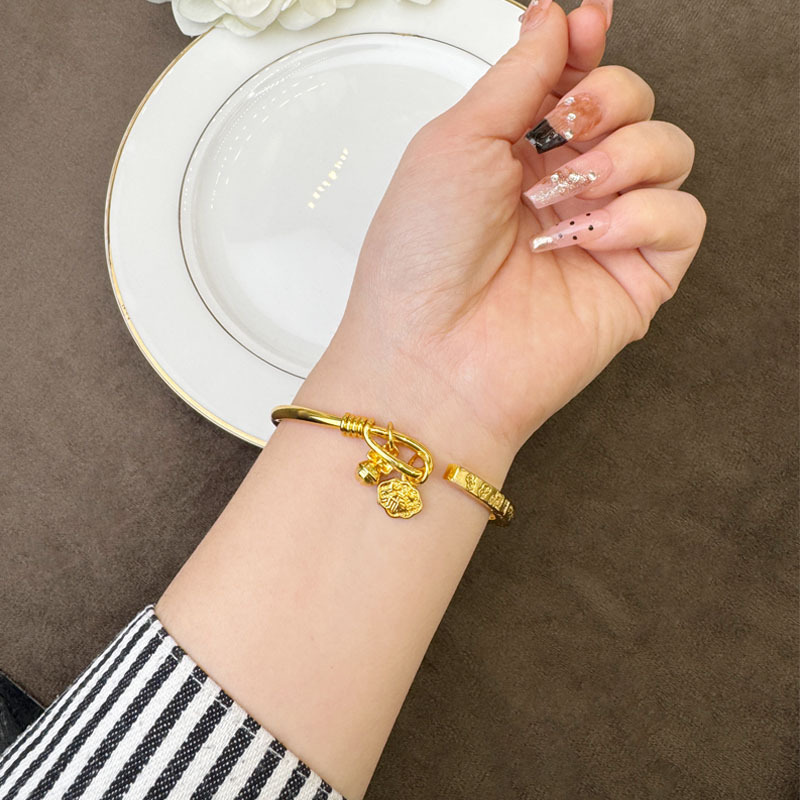 Guochao antiguo brazalete de oro Fasha patrón retro bloqueo de seguridad campana brilla abierta brazalete de estilo de corte joyas