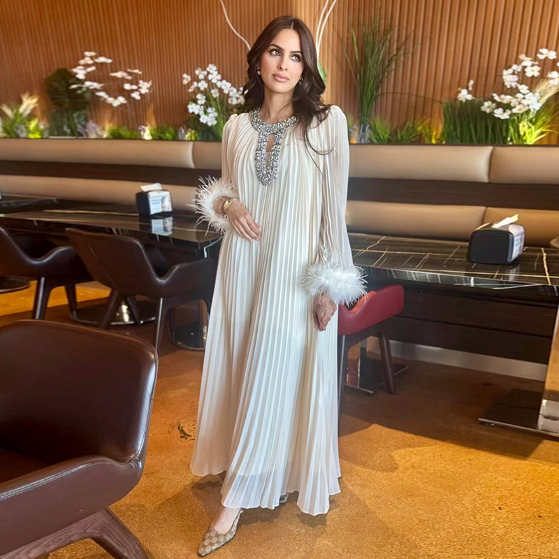 Plus-Size Elegant Long Dress with a Large Hem That Flatters the Figure, 2026 Spring New Model with Rhinestones and Ostrich Feather Design for Women