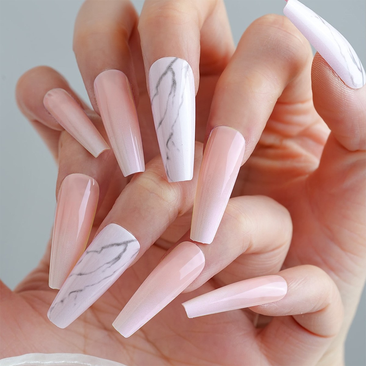 Uñas postizas de estilo francés populares transfronterizas, parches de uñas postizas largas, uñas postizas desmontables terminadas de fábrica.