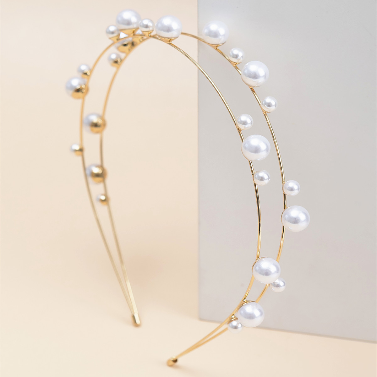 Femmes Mode Rond Le Fer Incruster Perles Artificielles Bande De Cheveux display picture 1