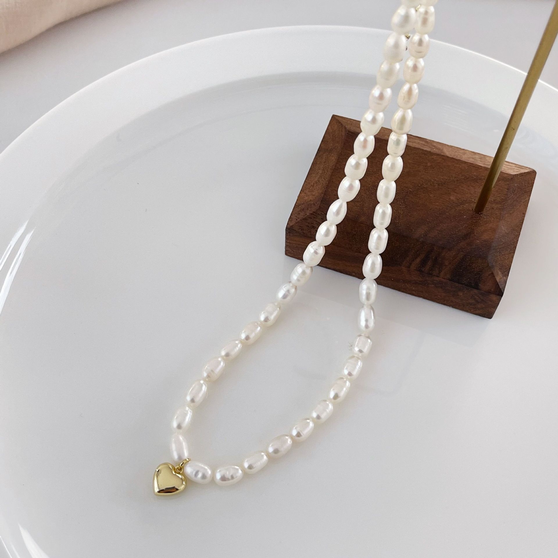45g Weight Necklace Classification 1 Piece Quantity Daily Occasion Freshwater Pearl Material Heart Shape Pattern Women'S Gender Beaded Design Retro Style 1 Piece Retro Heart Shape Freshwater Pearl Beaded Necklace 4