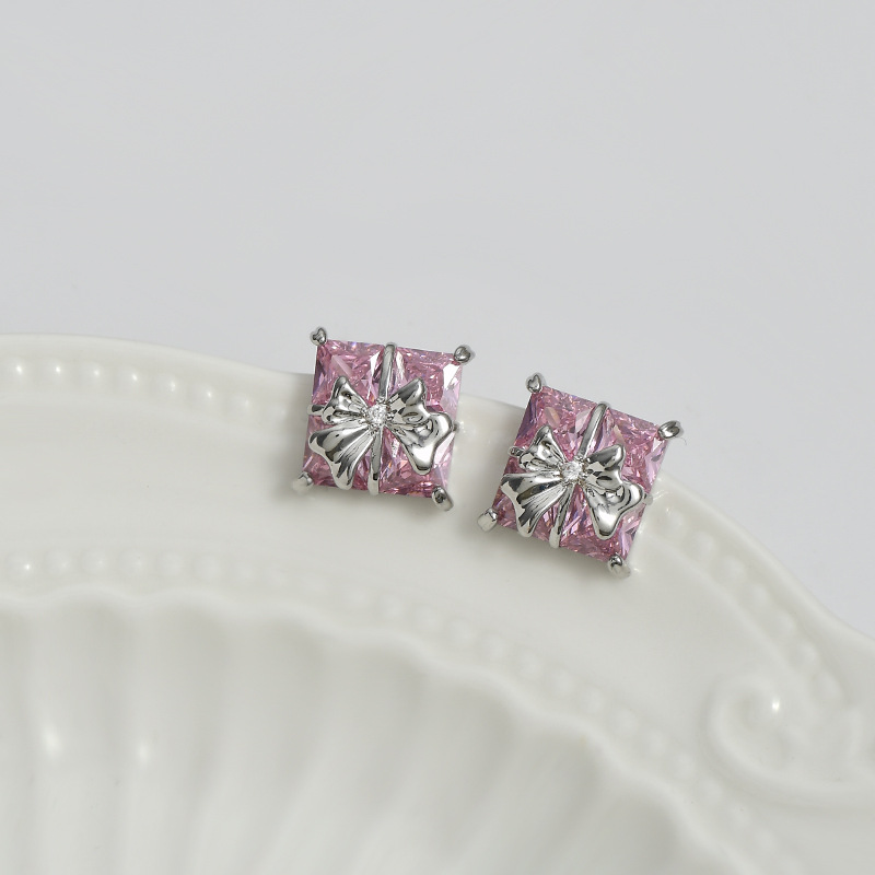 1 Pair Simple Style Square Inlay Copper Zircon Ear Studs display picture 3