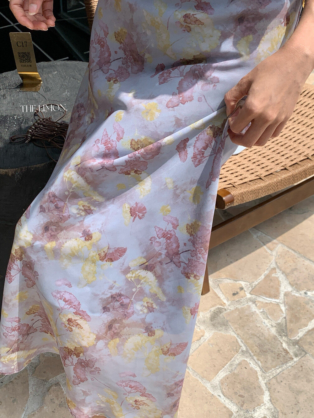 Đầm maxi nữ thắt eo cổ yếm họa tiết hoa nhí phong cách Pháp — màu tím chi tiết 11
