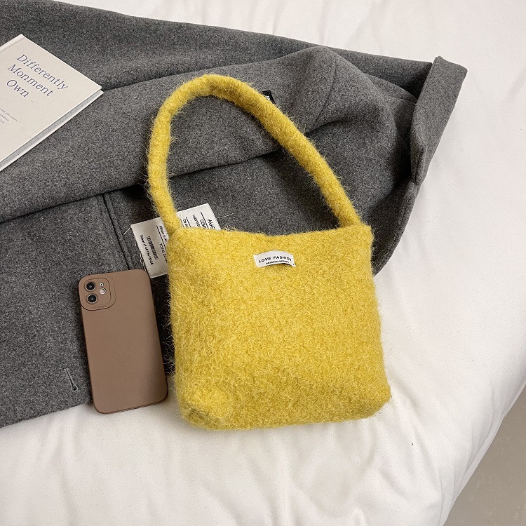 Bolsa de hombro de lana de moda simple para mujeres 2024 nuevo otoño y invierno de moda de la gripe ligera bolso de mano de lujo bolso de brazo