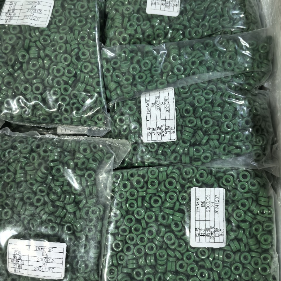 T9*5*3绿环 锰锌磁环 优惠批发 一箱3万个 1500包邮