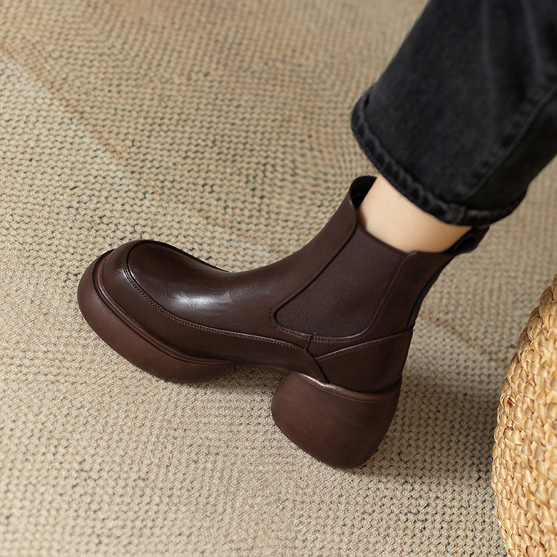 [In Stock] C8231 British Style Thick-Soled Chelsea Ankle Boots for Women, Round Toe, Soft Sole, Waterproof Platform, Slimming Ankle Boots